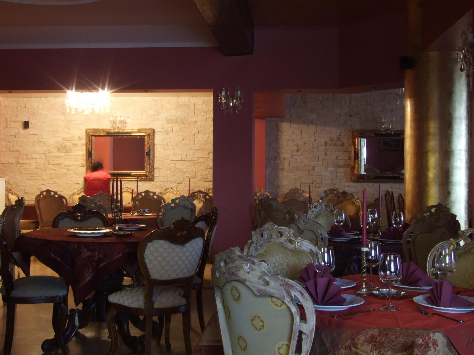 Hotel Royal Zalău Eksteriør billede